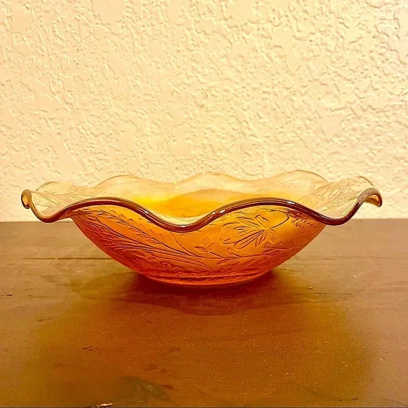 Jeanette Glass Floragold Ruffled Bowl - Picture 3 of 5